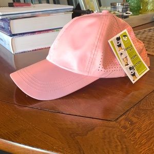 NWT Pink Vimhue Female Fit Hat